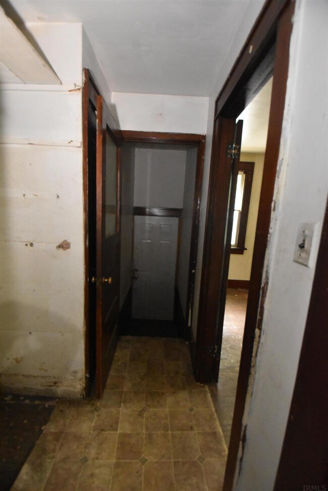 237 W Garfield Ave, Elkhart, IN 46516 - photo 7