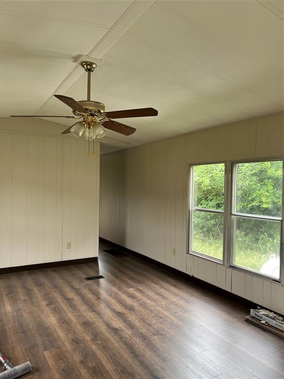 816 Flamingo Rd, Granbury, TX 76049 - photo 2