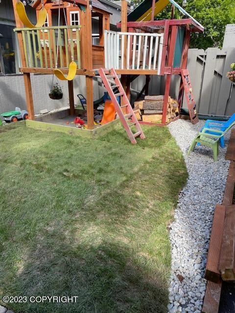 3141 Delta Dr - Summer Front Yard 2