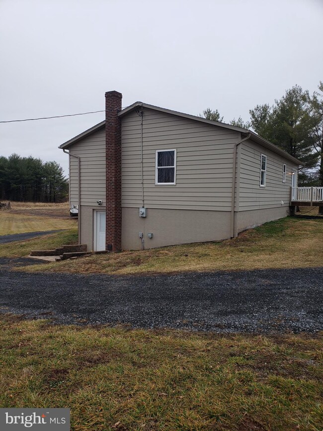 9350 N Frederick Pike, Cross Junction, VA 22625 - photo 3