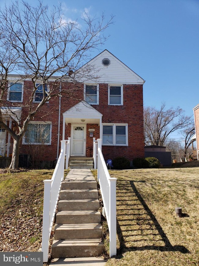 5528 Dolores Ave, Halethorpe, MD 21227 - photo 2