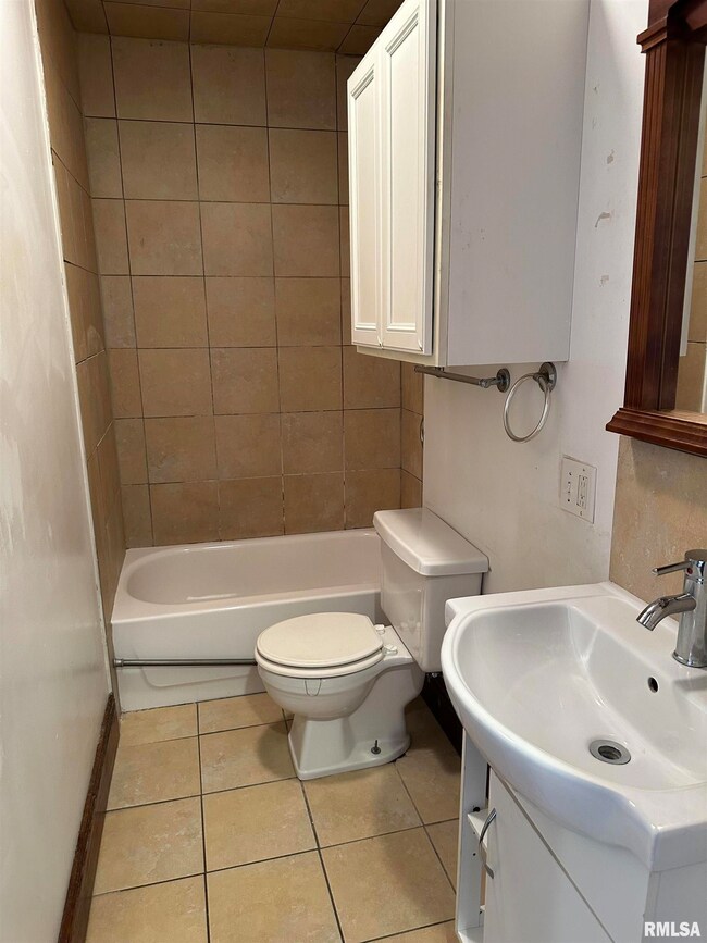 1621 S 5th St, Springfield, IL 62703 - photo 7