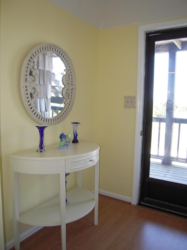 12b1foyer