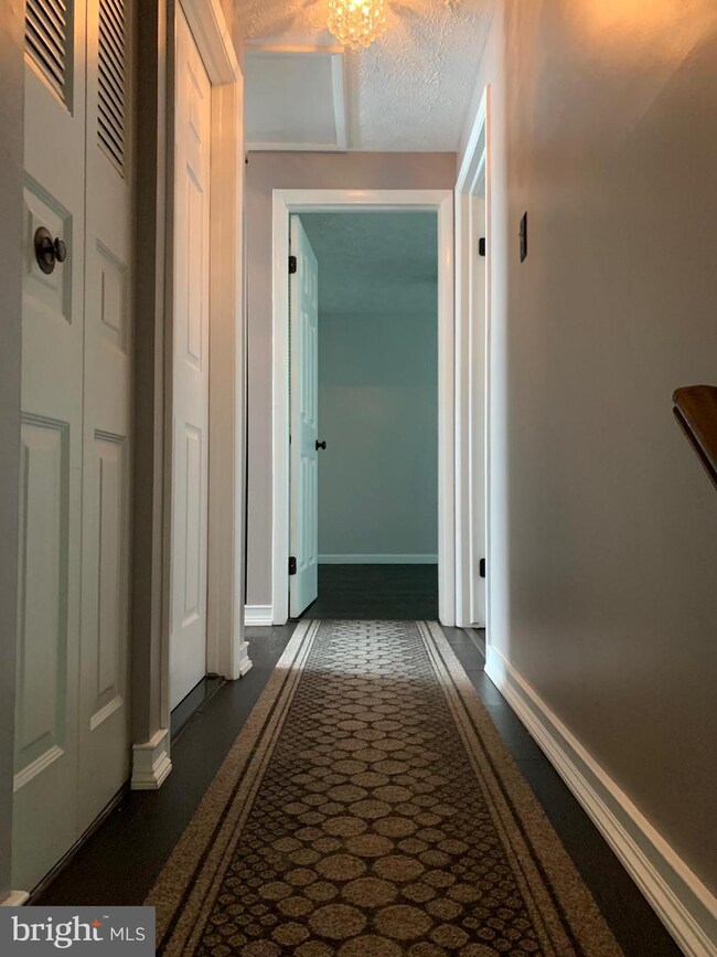 20328 Watkins Meadow Dr, Germantown, MD 20876 - photo 6