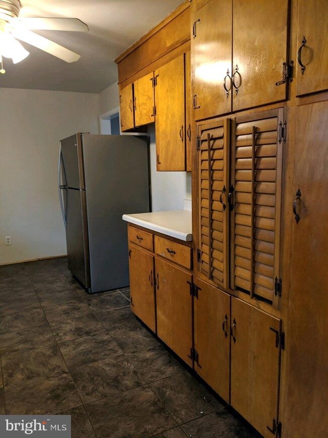 19110 Cherry Tree Dr, Hagerstown, MD 21742 - photo 4