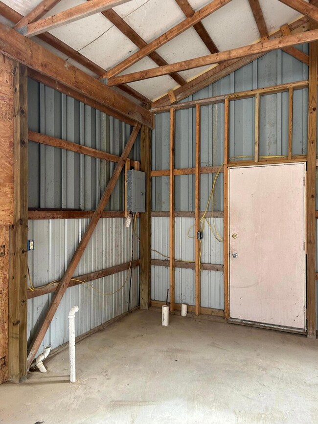 33461 Oliver Rd, Logan, OH 43138 - photo 7