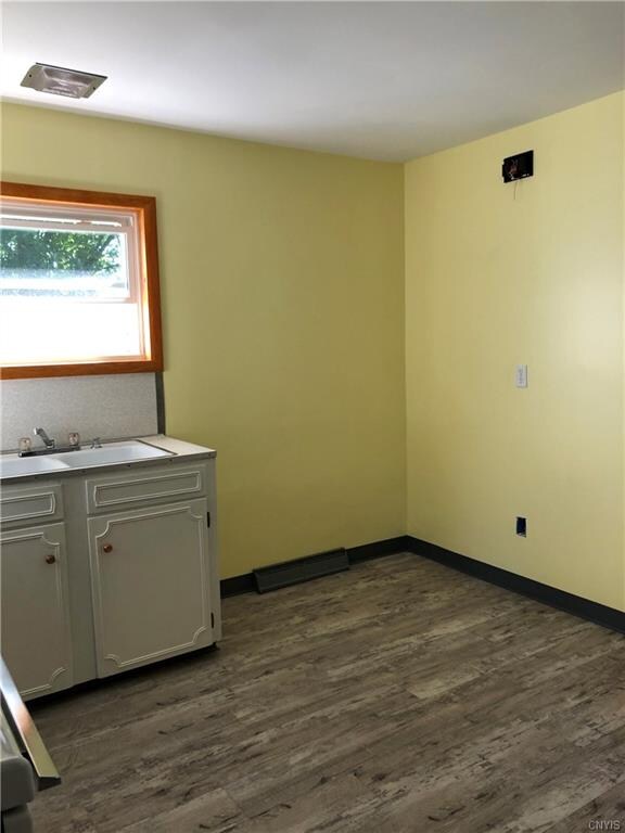 Eat-in kitchen area