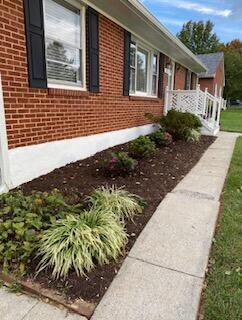 1030 Ridgecrest  front of house  flower