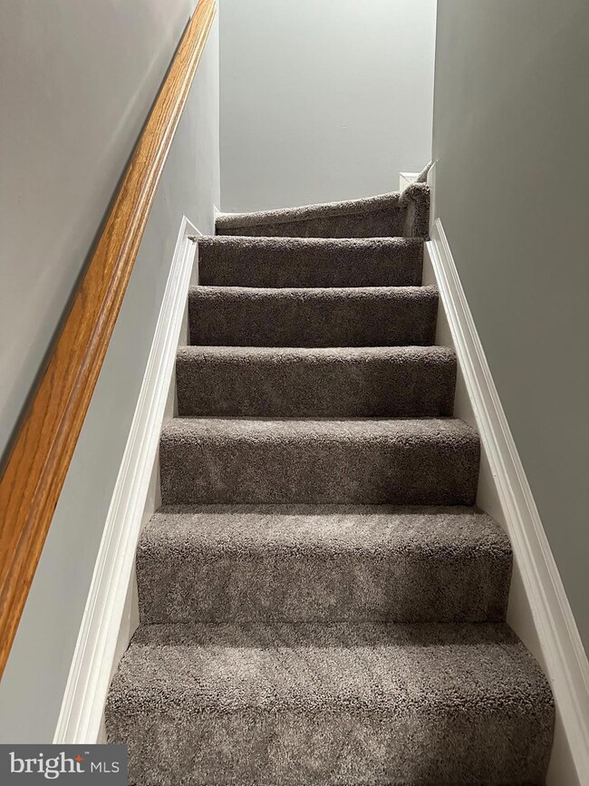 9423 Woodsong Ct, Laurel, MD 20723 - photo 7