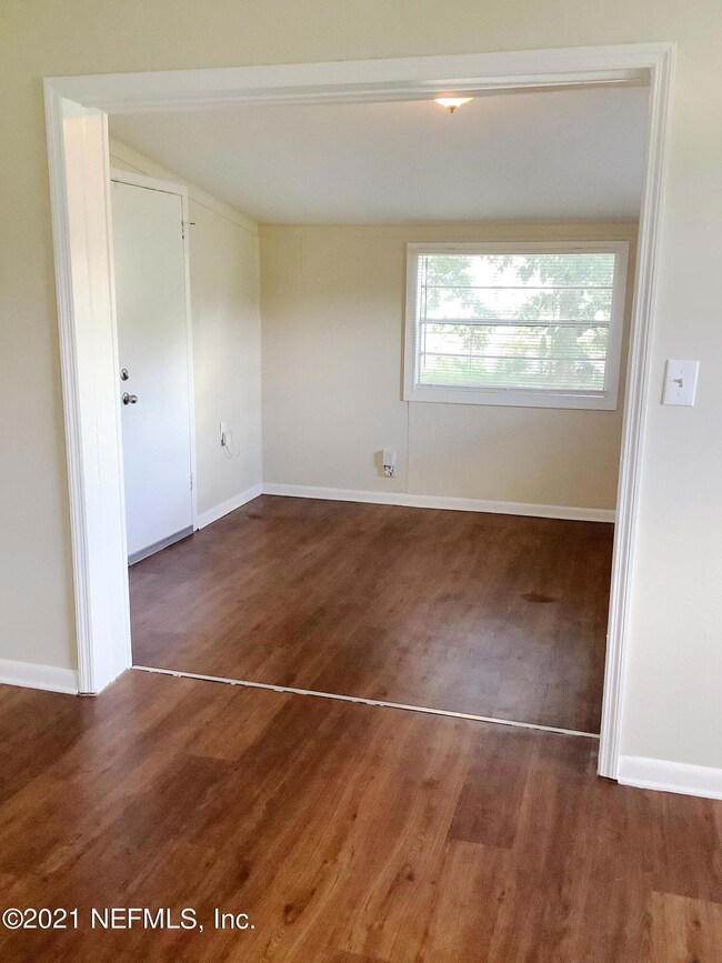 6446 Tiny Tim Ln, Jacksonville, FL 32210 - photo 3