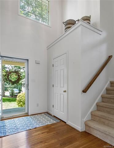 Foyer has two coat closets.