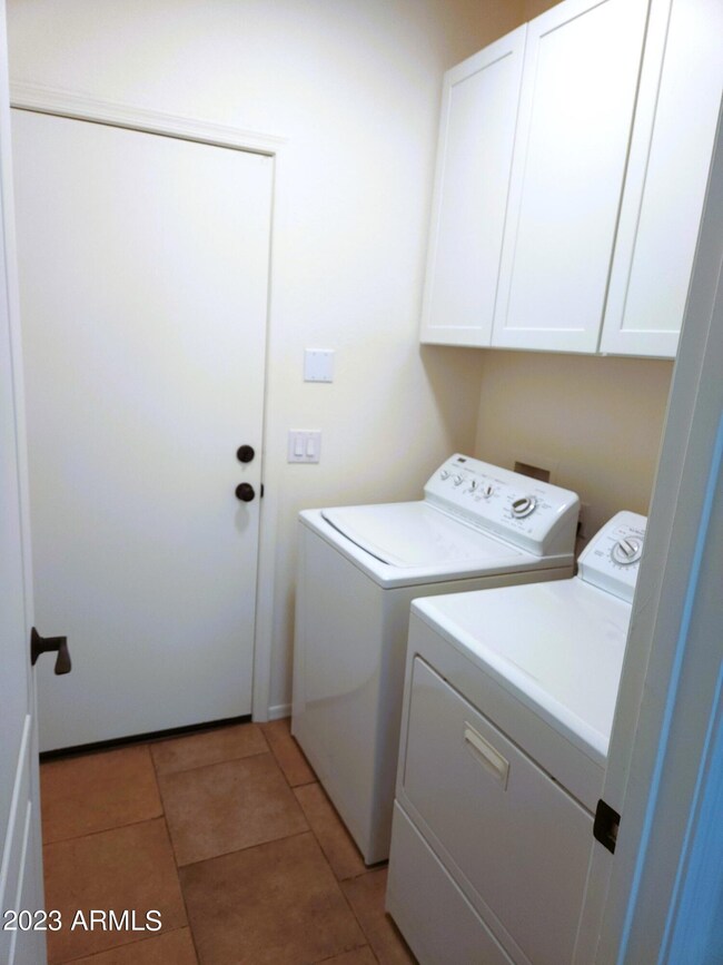 9414LAUNDRYROOM