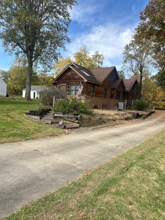 924 W 3rd St, Connersville, IN 47331 - photo 2