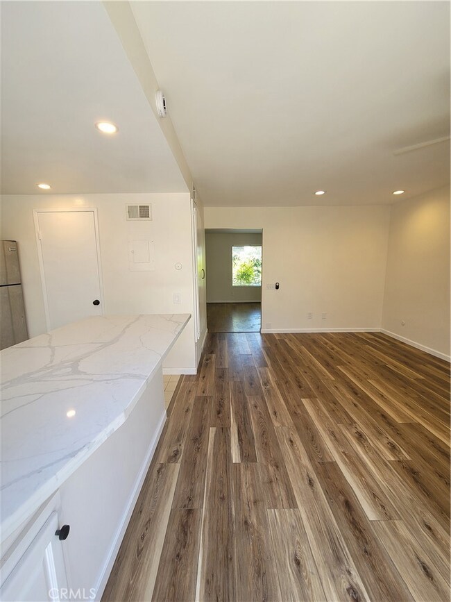 20134 Runnymede St unit 35, Winnetka, CA 91306 - photo 3