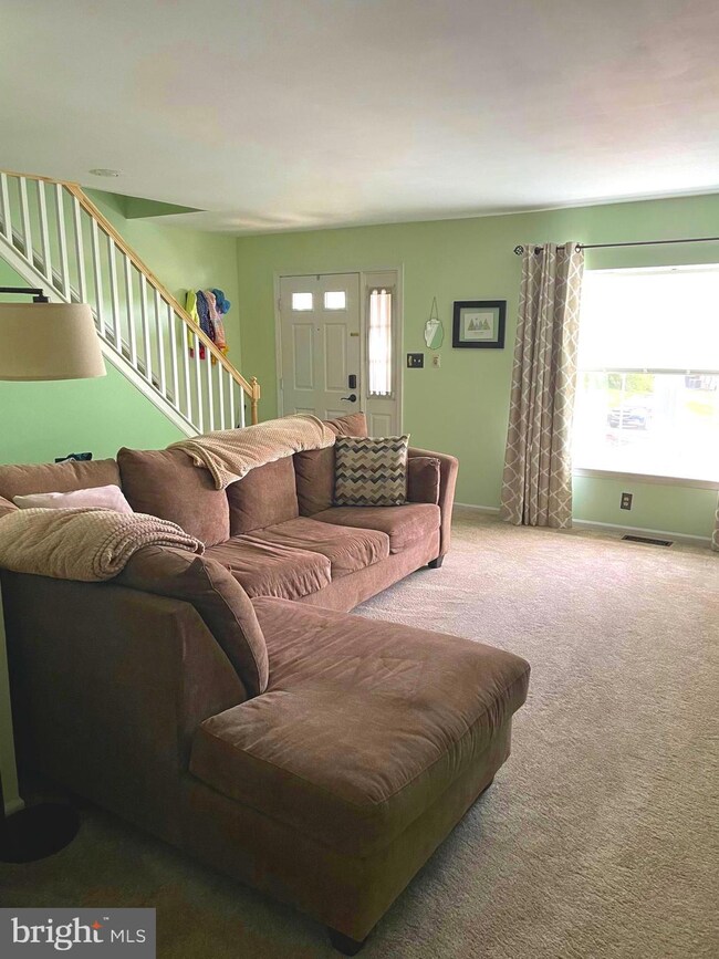 519 Carousel Cir, Norristown, PA 19403 - photo 3