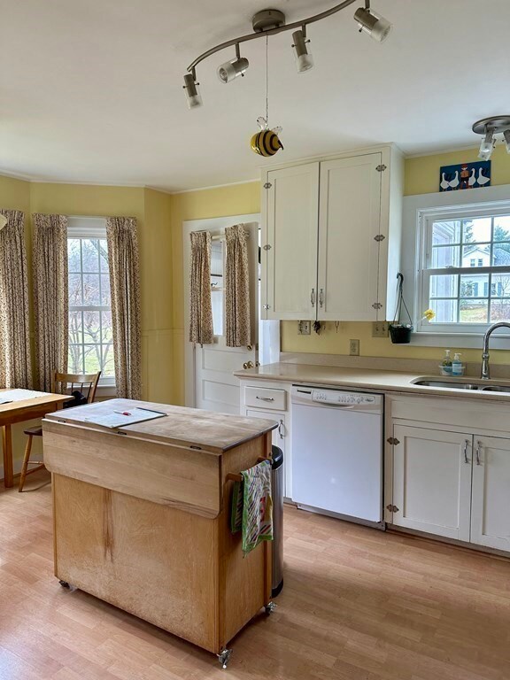 107 Woodbridge St, South Hadley, MA 01075 - photo 6