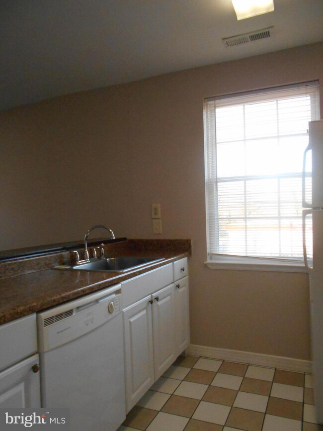 123 2nd St unit 2, Laurel, MD 20707 - photo 3