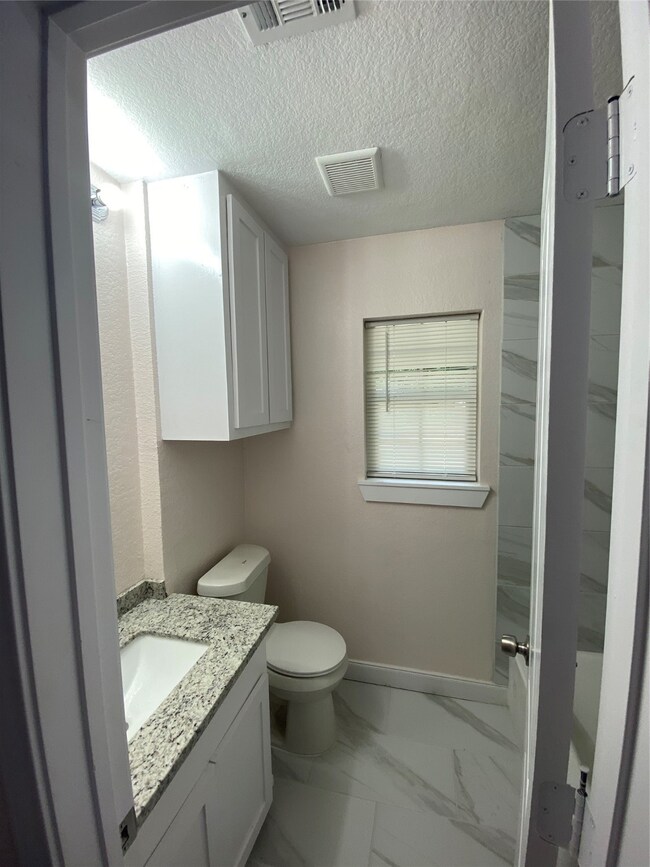 10907 Keese Dr, Houston, TX 77089 - photo 5