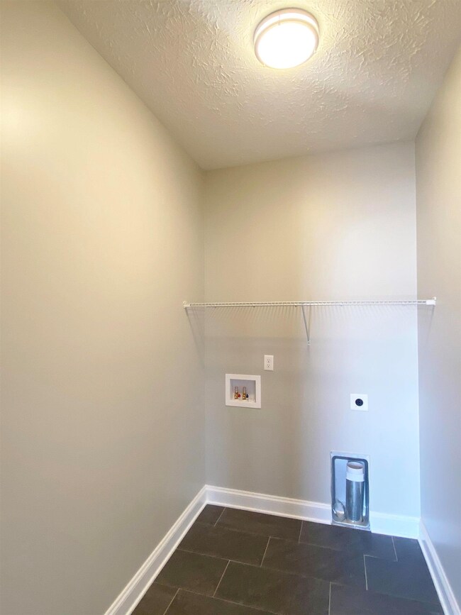 230 Locust Grove Ln, Stuarts Draft, VA 24477 - photo 4