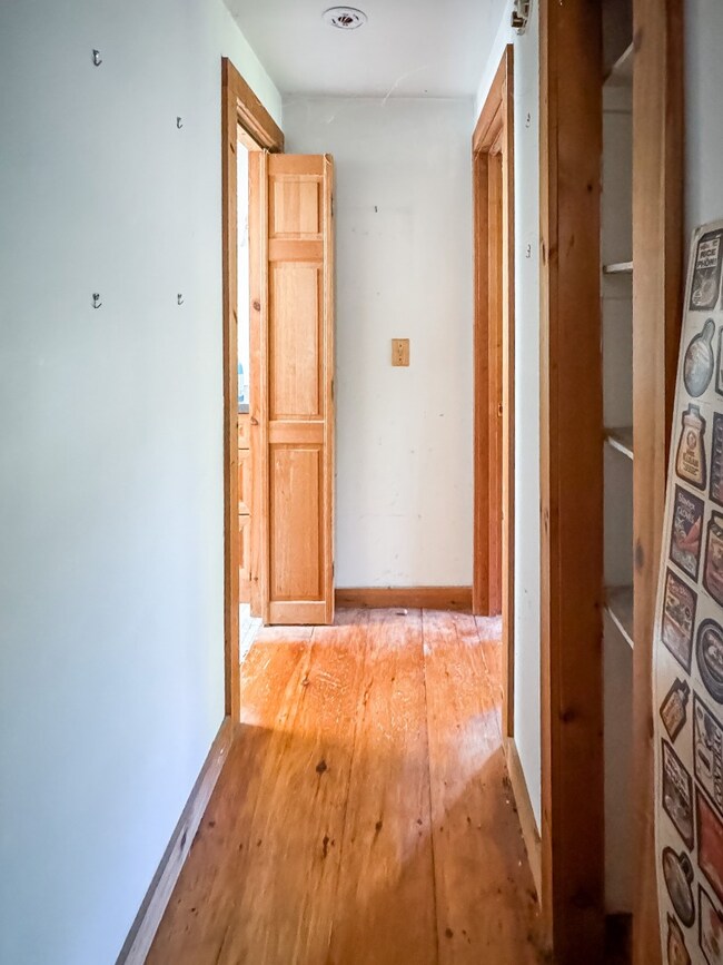 8 Hitchings Cir, Oak Bluffs, MA 02557 - photo 6