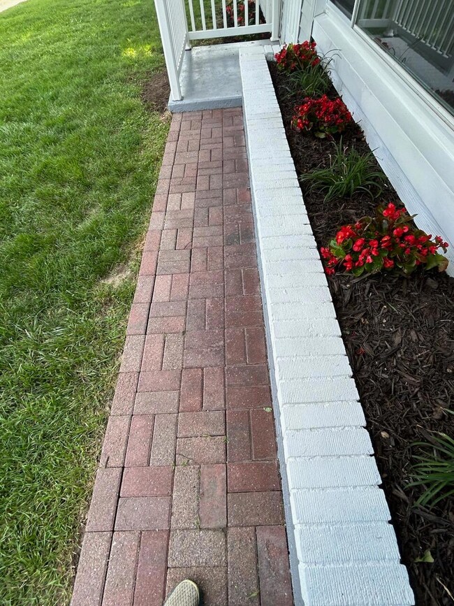 197 E Beech St NE, Cedar Springs, MI 49319 - photo 3