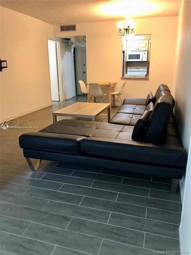 17570 Atlantic Blvd unit 105, Sunny Isles Beach, FL 33160 - photo 5