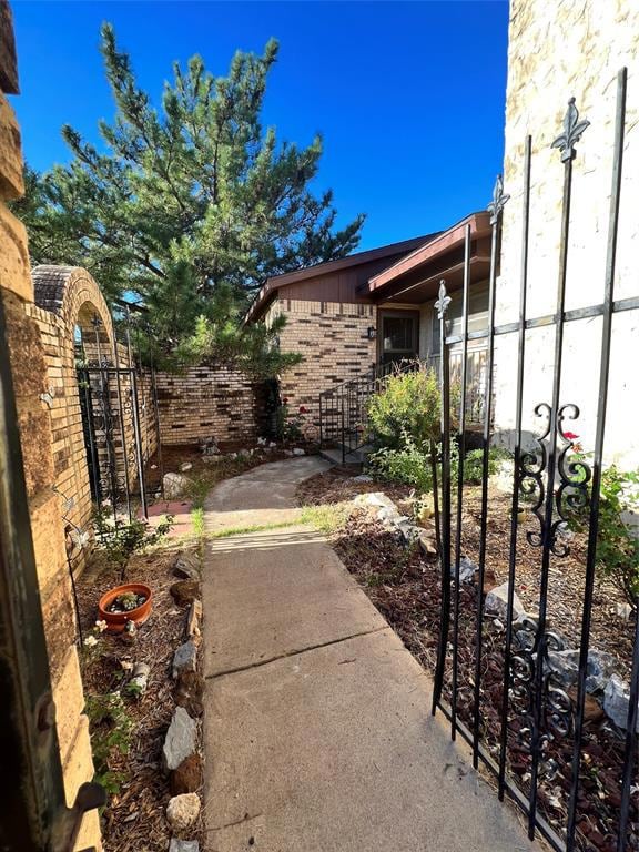 6309 Freda Ln, North Richland Hills, TX 76180 - photo 2