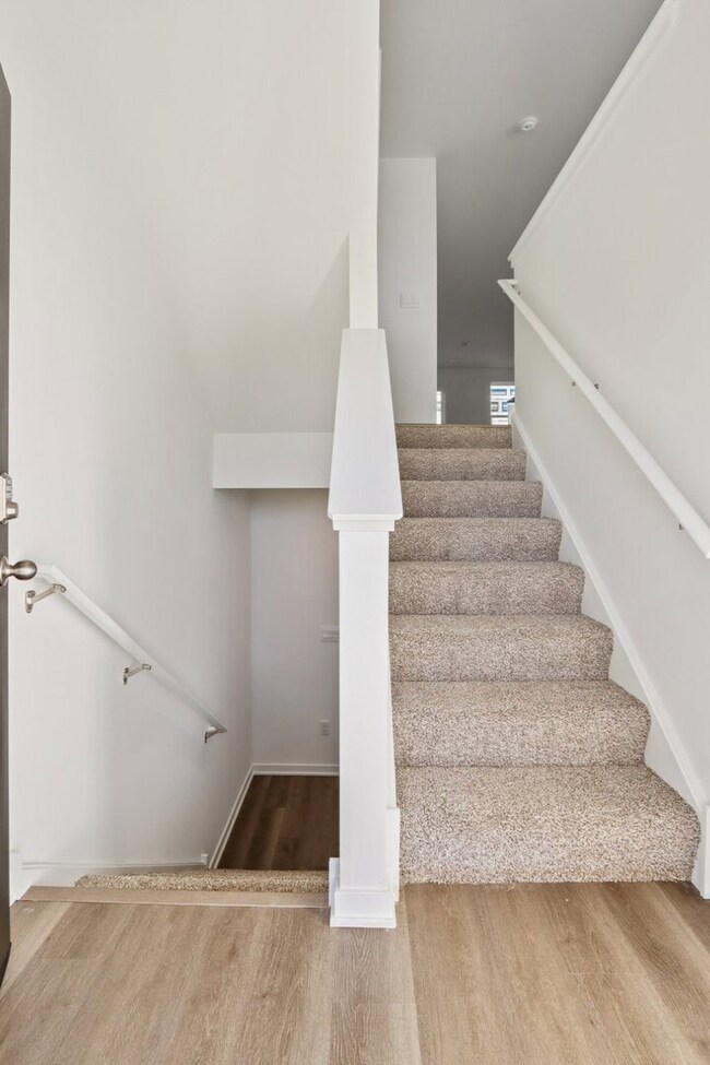 877 Briar Glen Ct, Hampshire, IL 60140 - photo 2