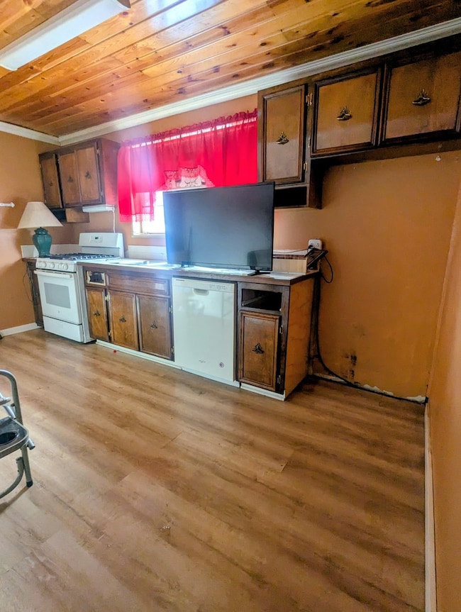 3253 Bernice Rd, Lansing, IL 60438 - photo 7