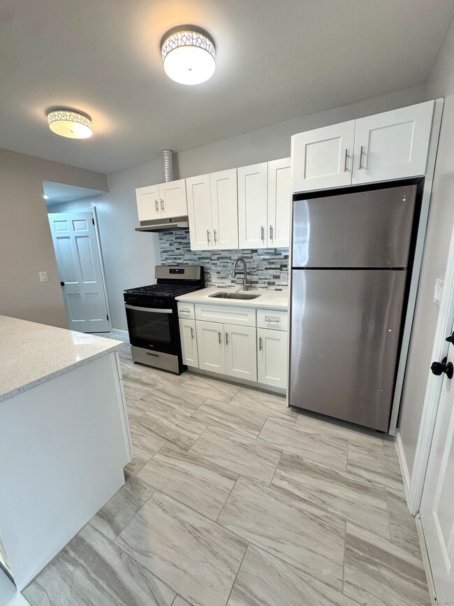 24 Woodbury Ave unit 1A, Norwalk, CT 06850 - photo 2