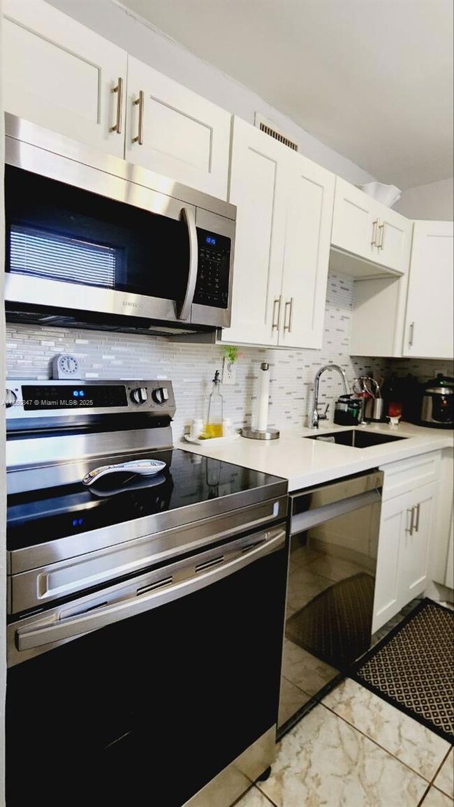 9460 Fontainebleau Blvd unit 130, Miami, FL 33172 - photo 6