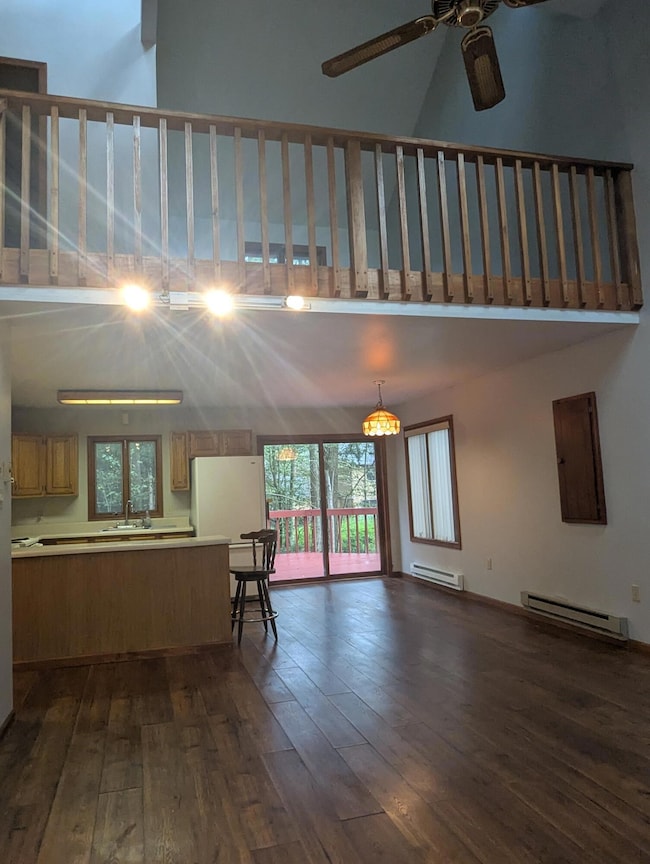 Dining Area w/Sliders to Deck