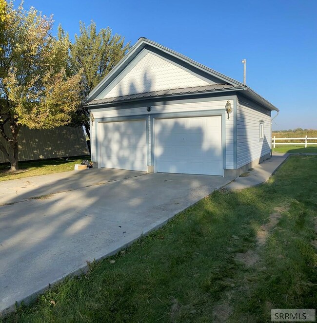 69 N 900 W, Blackfoot, ID 83221 - photo 4