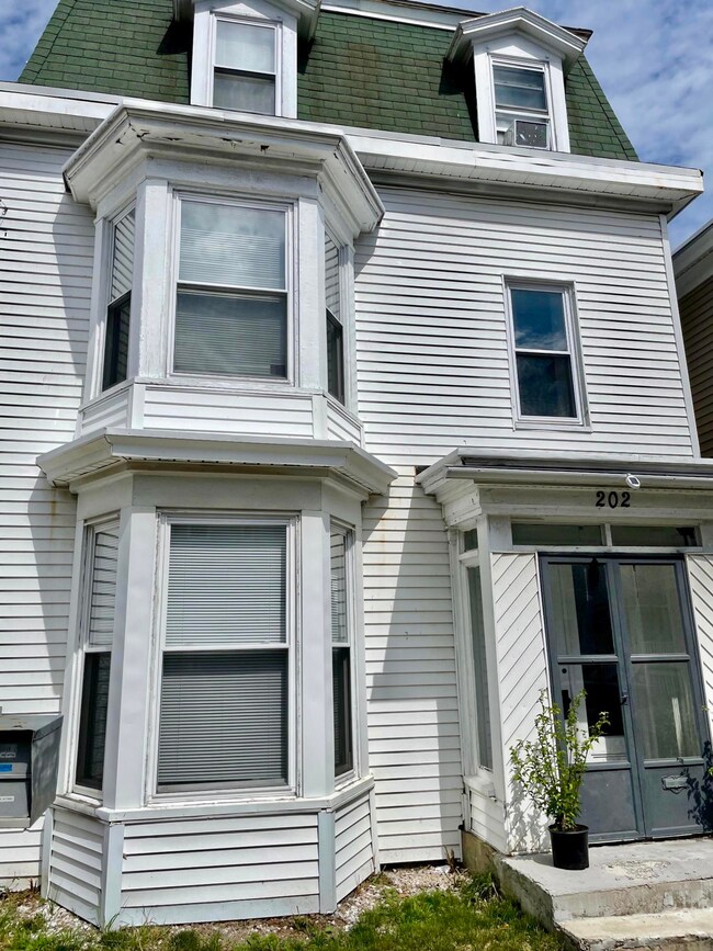 202 Elm St, Biddeford, ME 04005 - photo 3