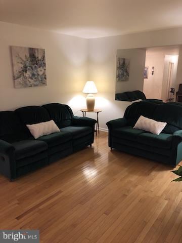 7906 Ashdale Rd, Capitol Heights, MD 20743 - photo 3