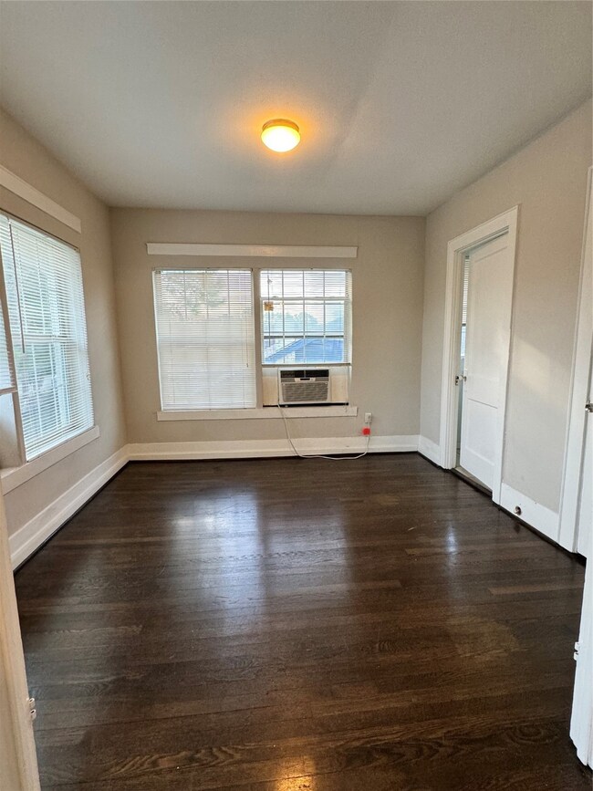 903 Oakhurst St unit 1, Houston, TX 77023 - photo 6