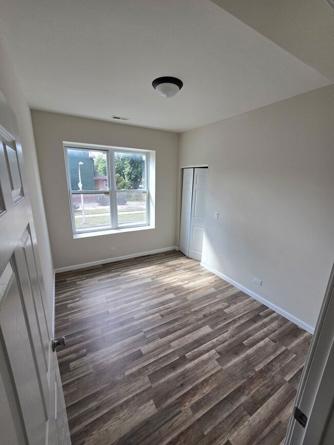 5223 W Washington Blvd unit 5223-2, Chicago, IL 60644 - photo 5