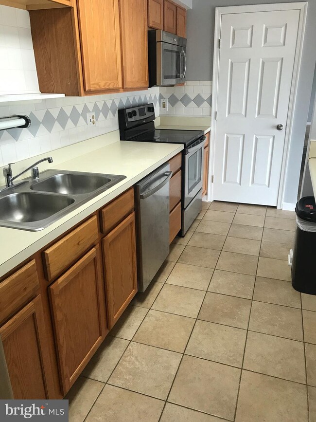 3381 Yost Ln unit 304, Dumfries, VA 22026 - photo 6