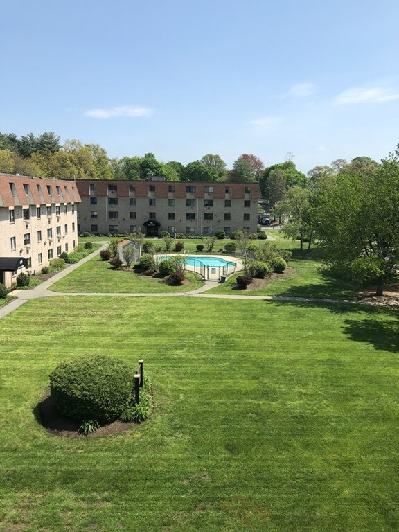 135 Grove St unit 142, Rockland, MA 02370 - photo 3