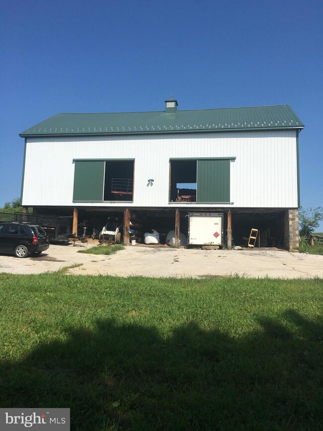 12120 Prices Distillery Rd, Damascus, MD 20872 - photo 2