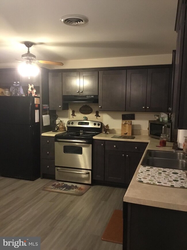 3552 Gregway Dr, Chambersburg, PA 17202 - photo 5