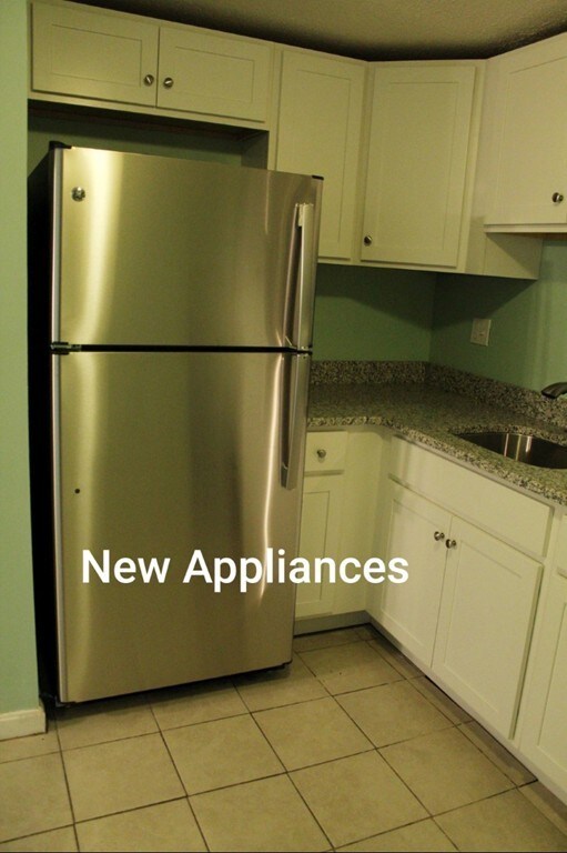 144 Thissell Ave unit 7, Dracut, MA 01826 - photo 3