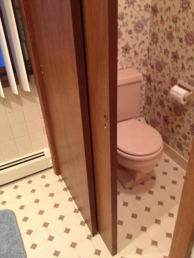 611 Shirley Ln, Dunmore, PA 18512 - photo 3