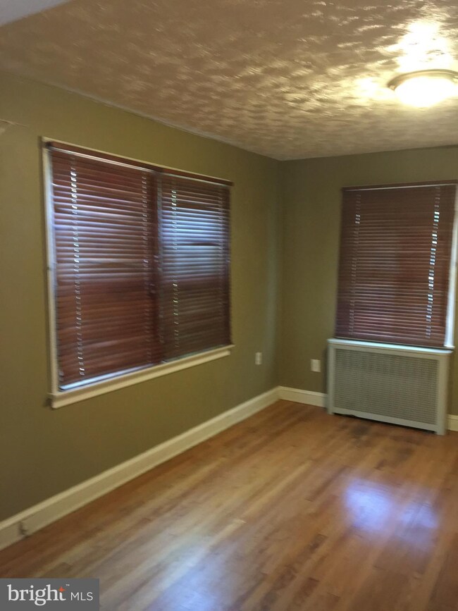 6018 Sheridan St, Riverdale, MD 20737 - photo 4