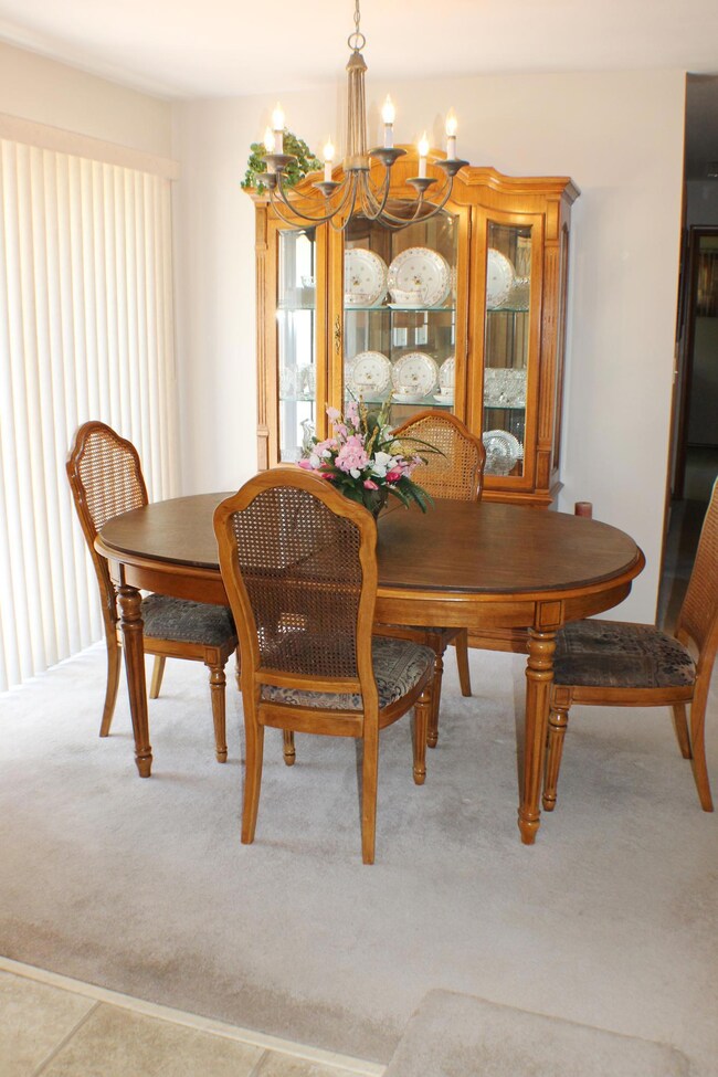 Dining room.