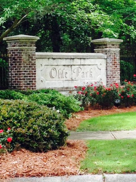 Olde Park Entrance 1