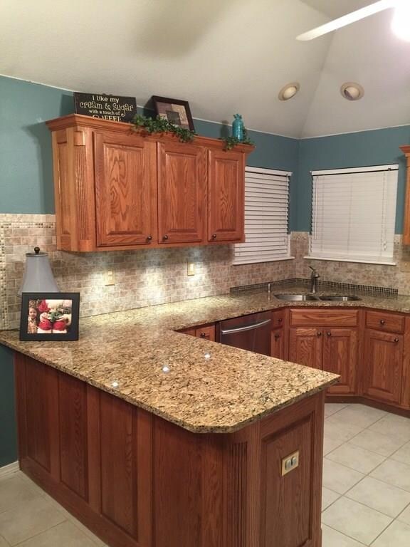 Newly remodeled kitchen with 3  CCM granite, new b