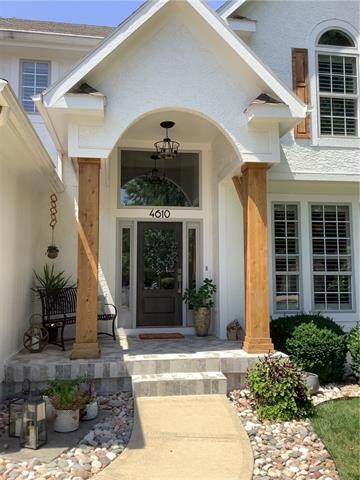 Notice the tiled porch.