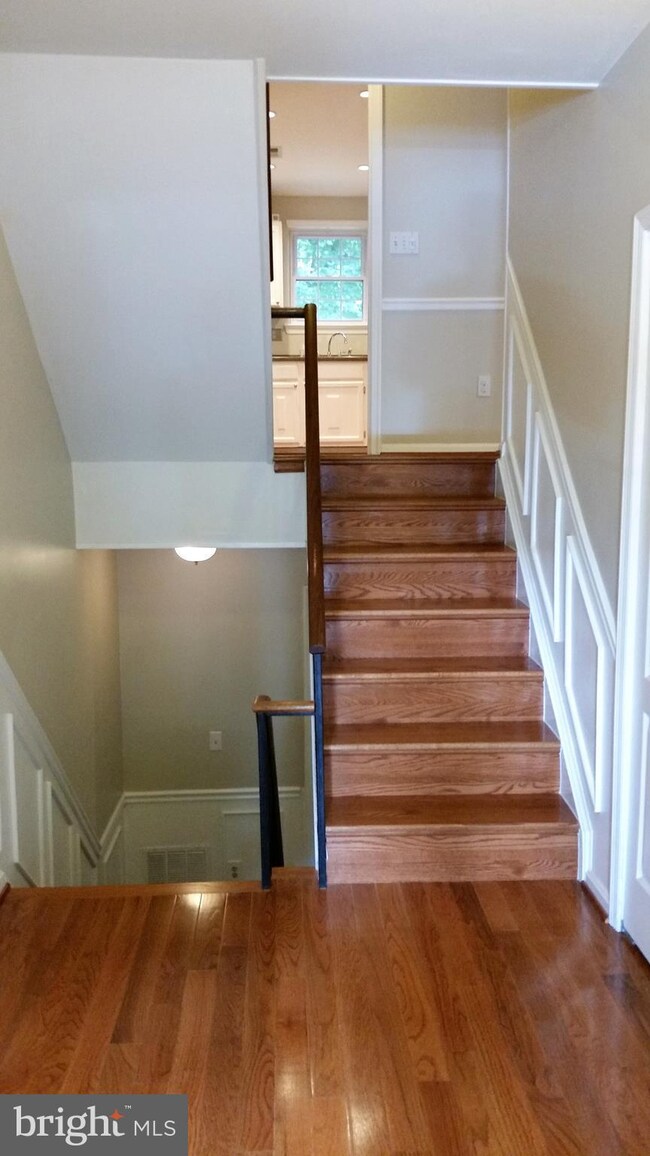 11708 Briary Branch Ct, Reston, VA 20191 - photo 3