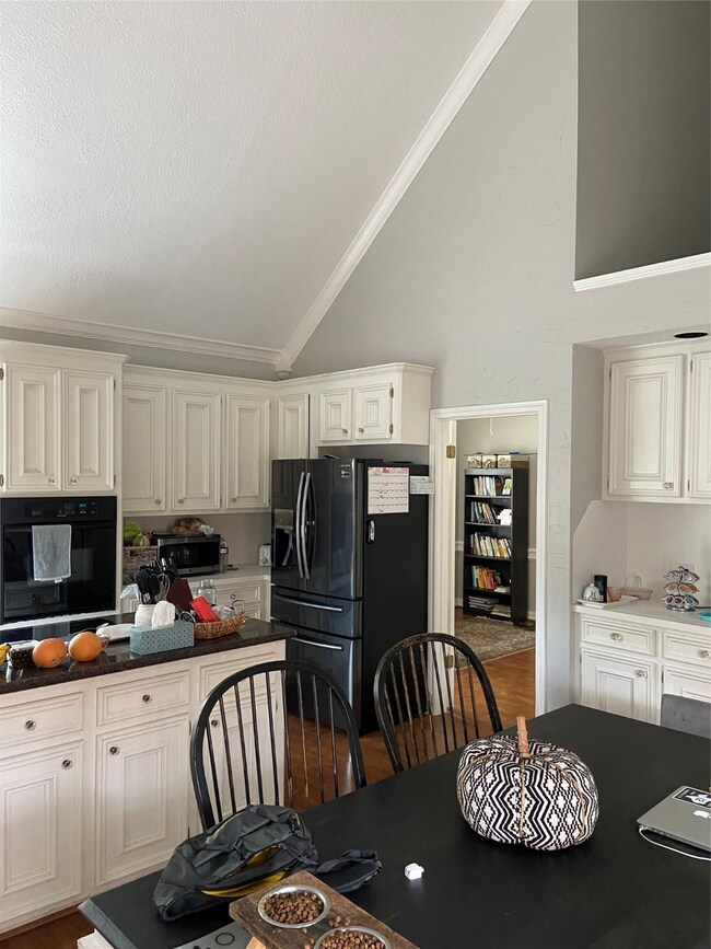 7675 Ameswood Rd, Houston, TX 77095 - photo 5